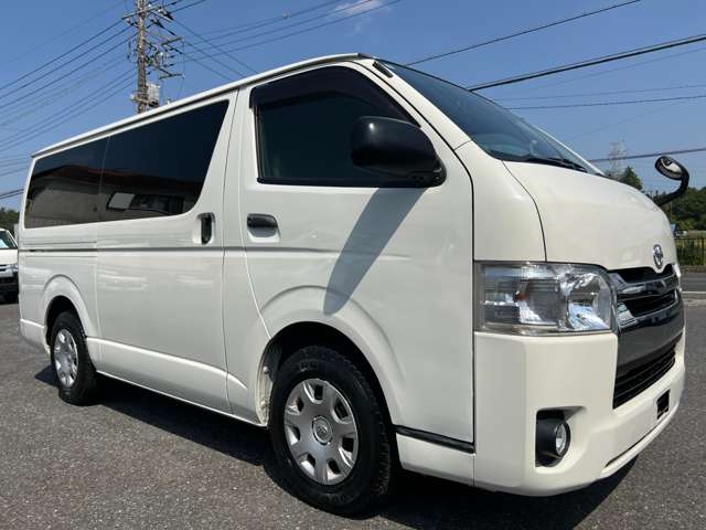 Toyota Hiace Van 3