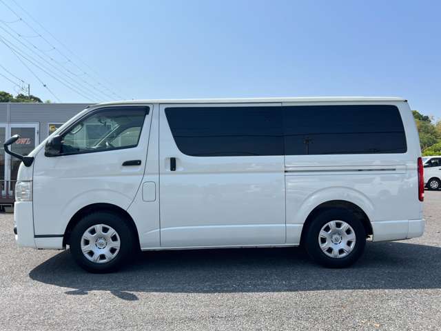 Toyota Hiace Van 9