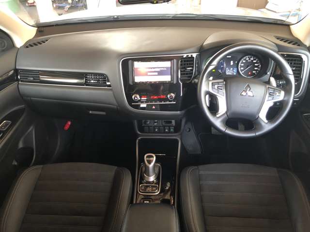 Mitsubishi Outlander PHEV 2
