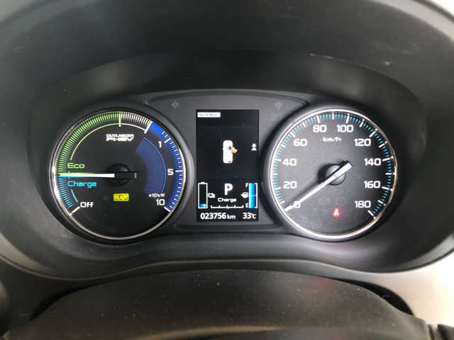 Mitsubishi Outlander PHEV 3