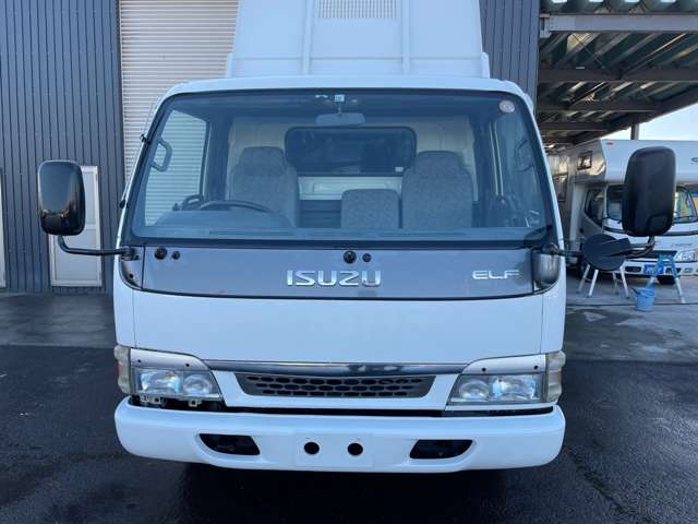 Isuzu Elf 12