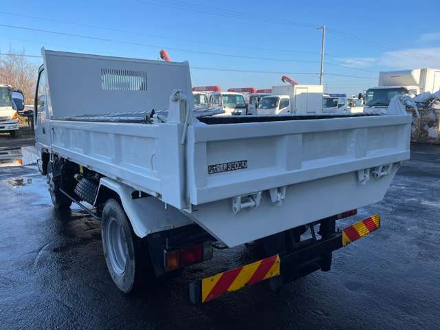 Isuzu Elf 8