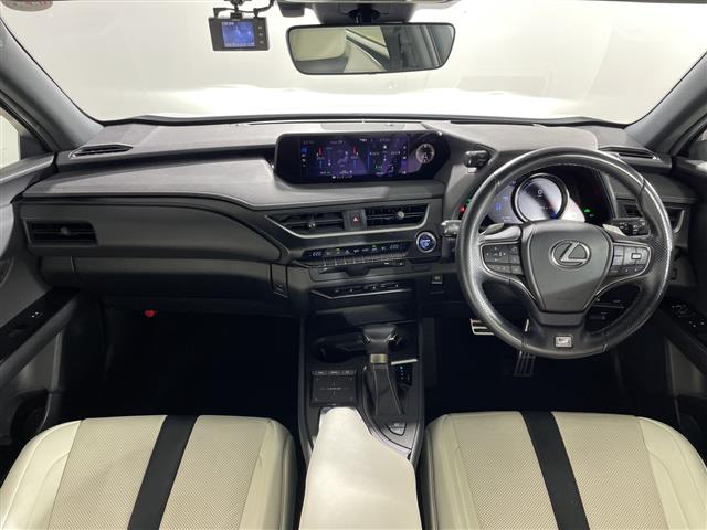 Lexus UX 10