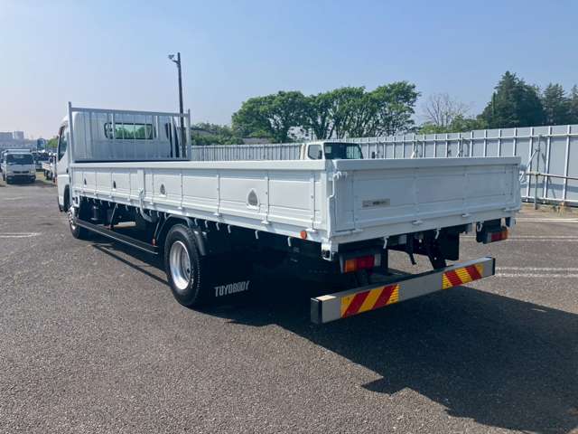 Mitsubishi Fuso Canter 7