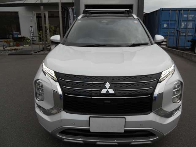 Mitsubishi Outlander 2