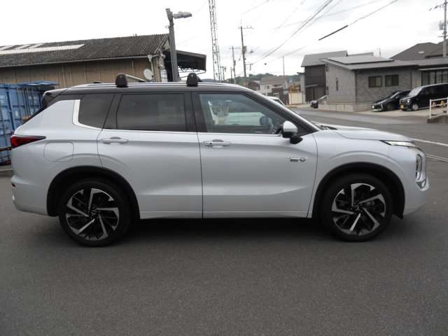 Mitsubishi Outlander 4