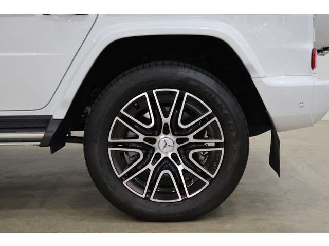 Mercedes-Benz G-Class 8