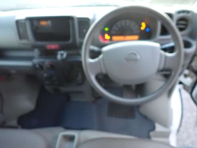 Nissan NV100 Clipper 6