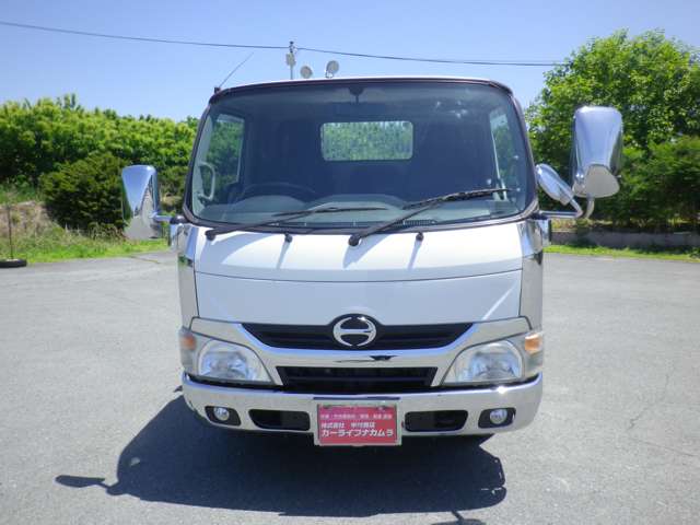 Hino Dutro 3
