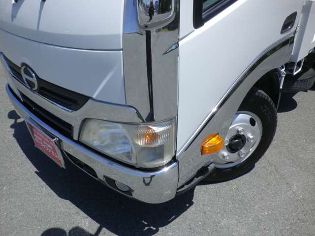 Hino Dutro 4