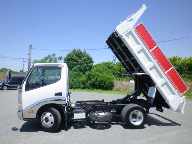 Hino Dutro 8