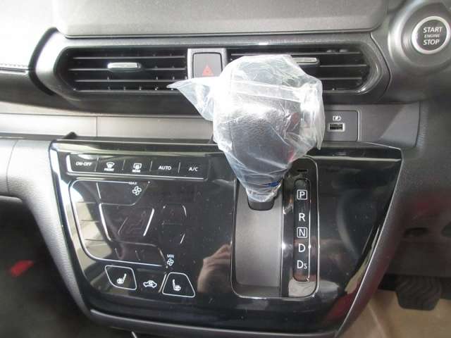 Mitsubishi eK X 4