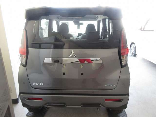 Mitsubishi eK X 7