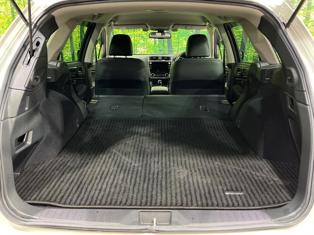 Subaru Legacy Outback 11