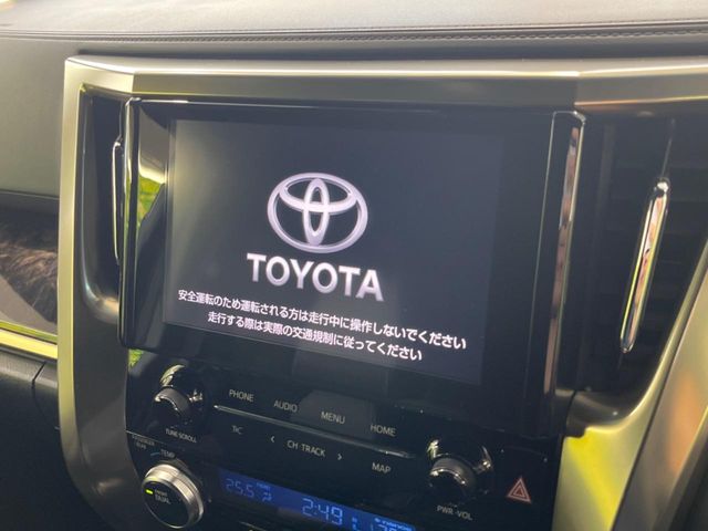 Toyota Alphard 4