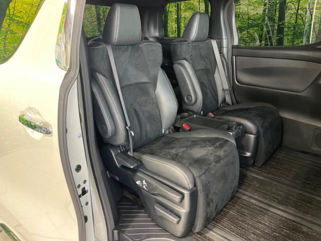 Toyota Alphard 9