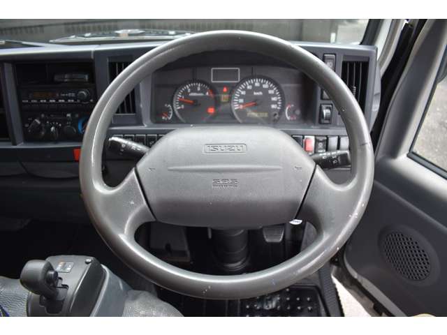 Isuzu Elf 5