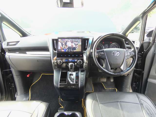 Toyota Vellfire 7
