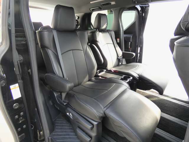 Toyota Vellfire 9