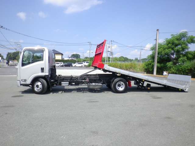 Isuzu Elf 8