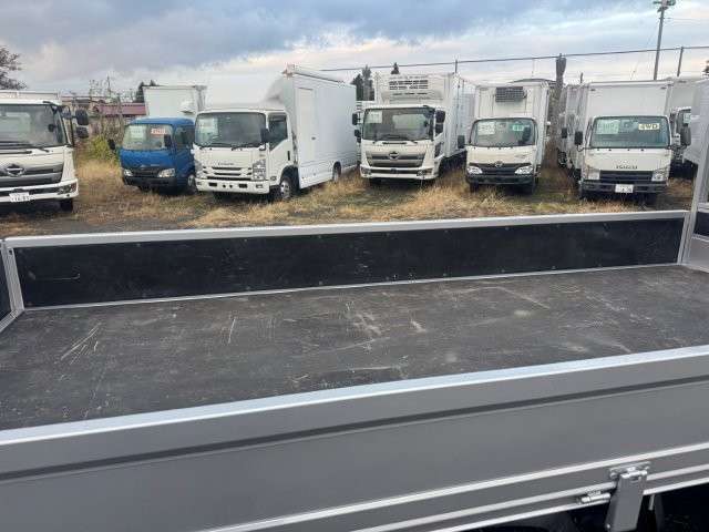 Hino Dutro 12
