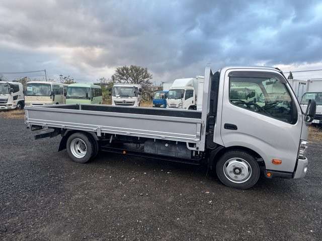 Hino Dutro 6