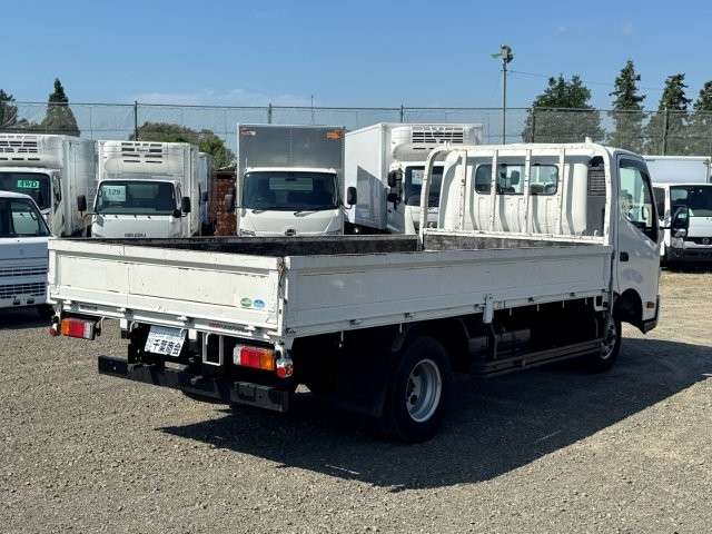 Hino Dutro 4