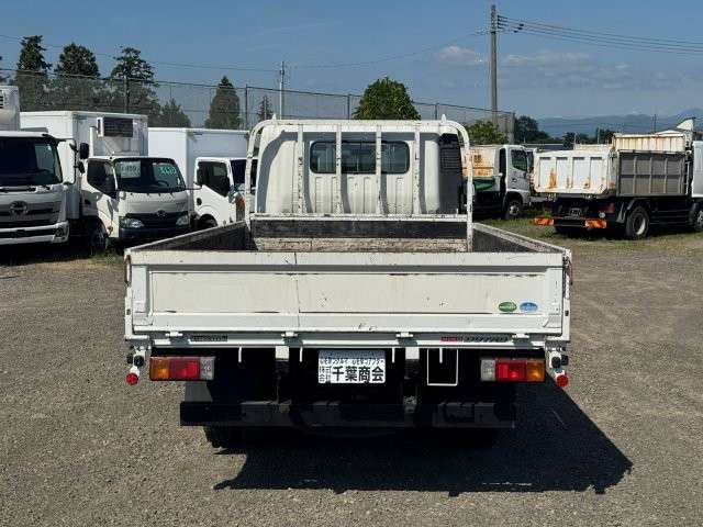 Hino Dutro 5