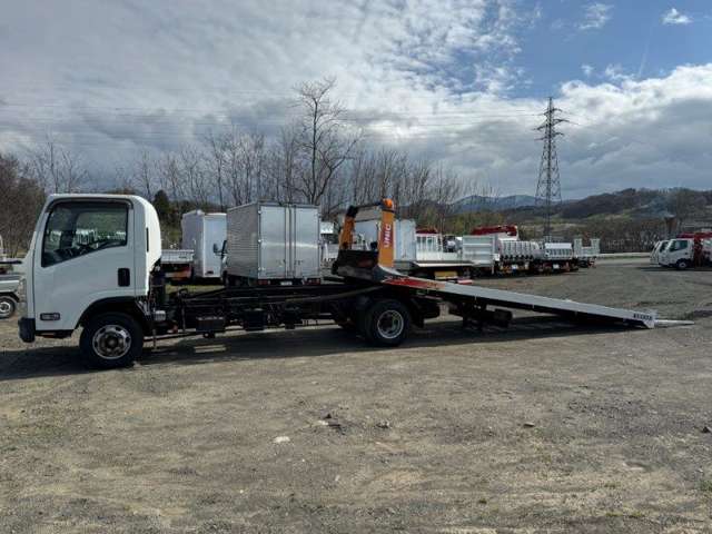 Isuzu Elf 7