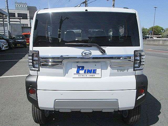 Daihatsu Taft 8