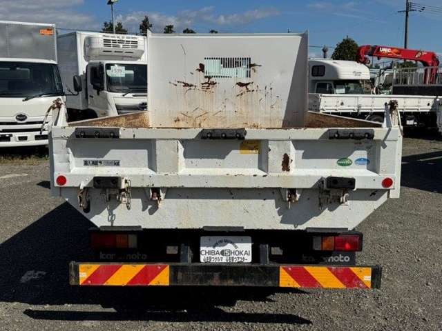 Isuzu Elf 4