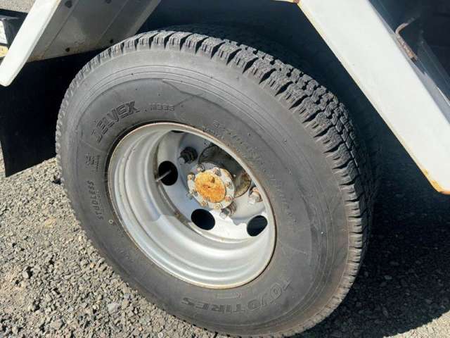 Isuzu Elf 9