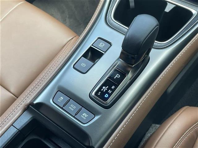Lexus LBX 9