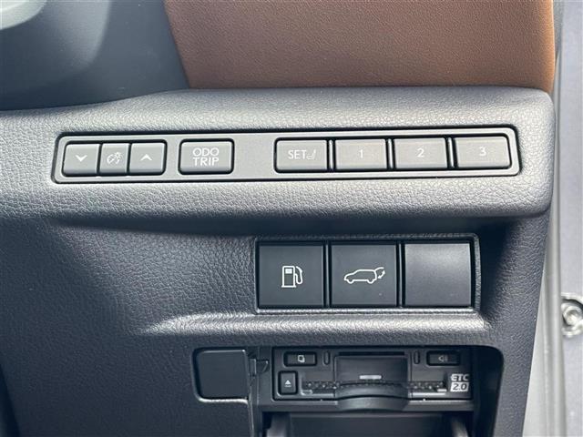 Lexus LBX 10