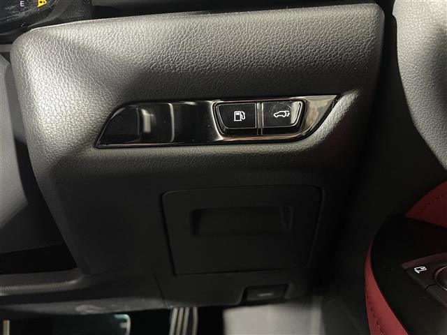 Lexus NX 11