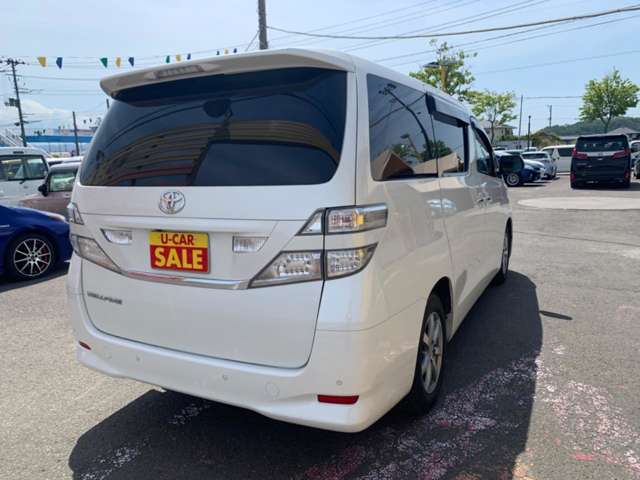 Toyota Vellfire 4