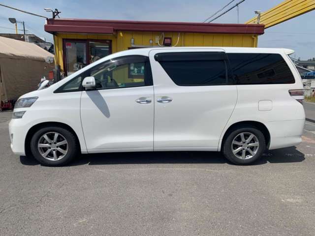 Toyota Vellfire 6