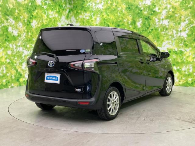 Toyota Sienta 6