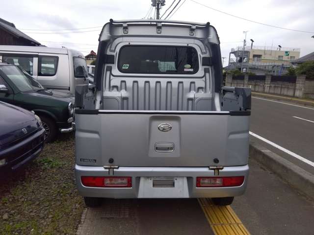 Daihatsu Hijet Deck Van 5