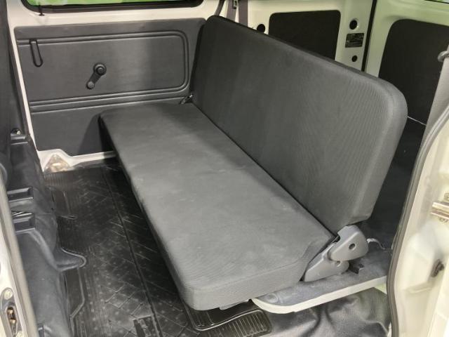 Daihatsu Hijet Cargo 10