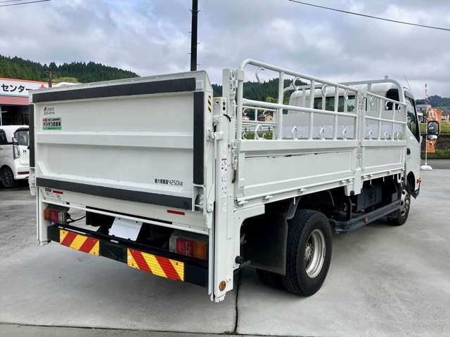 Hino Dutro 3