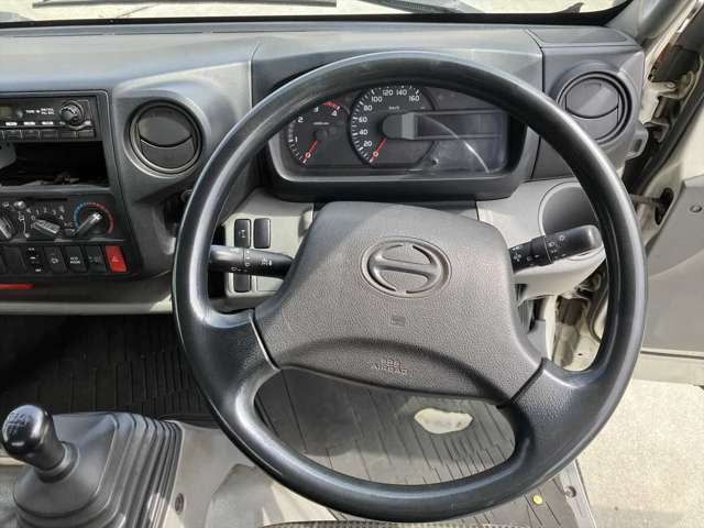 Hino Dutro 4