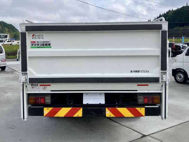 Hino Dutro 7