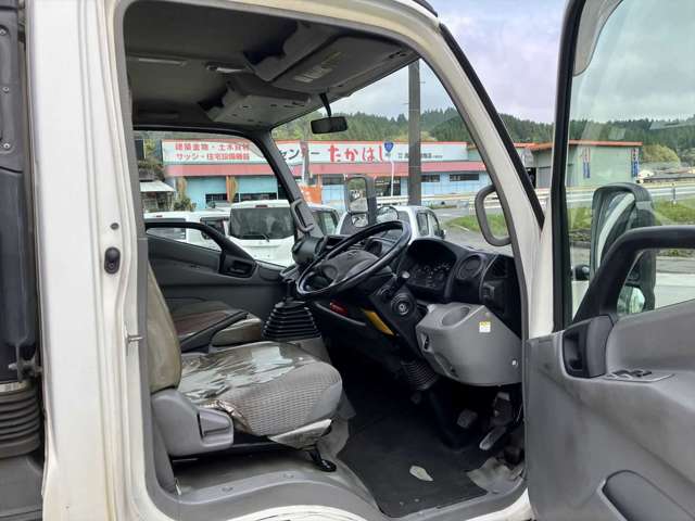 Hino Dutro 9