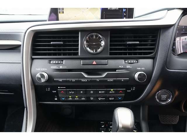Lexus RX 11