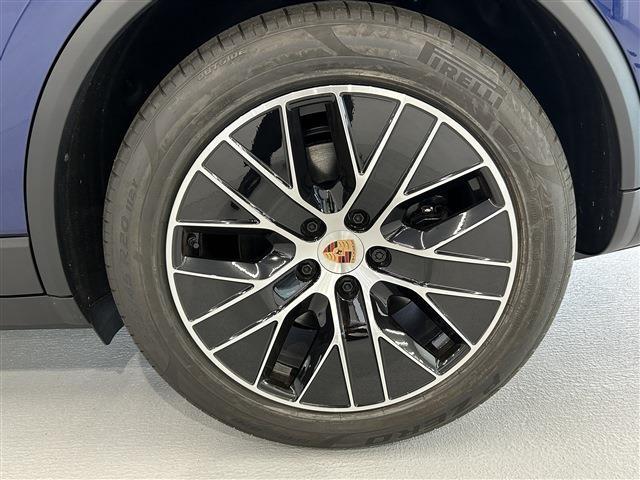 Porsche Macan 8