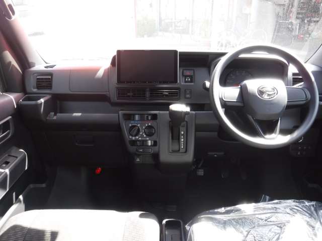Daihatsu Hijet Deck Van 9