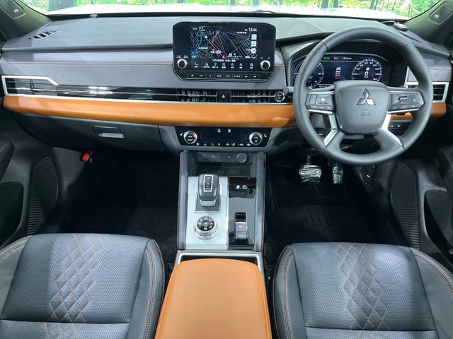 Mitsubishi Outlander 2