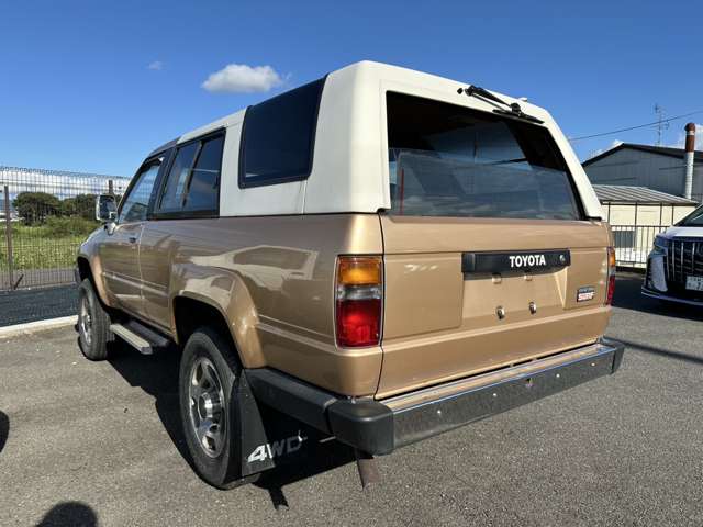 Toyota Hilux Surf 4