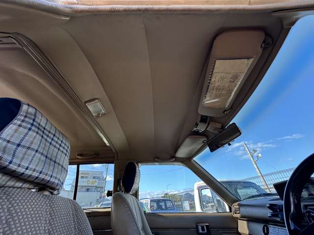 Toyota Hilux Surf 6